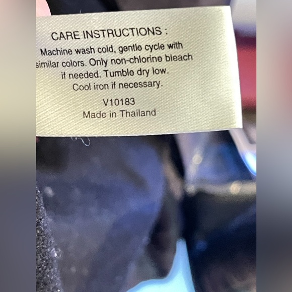 Vintage Gallery Woman's Coat W/ Removable Liner Black With Purple Cuffs Size 2X - Picture 5 of 10